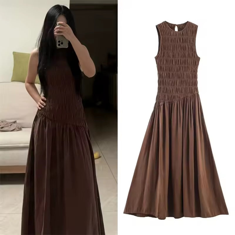 French Minimalist Midi Dress - Spring 2026 Edition