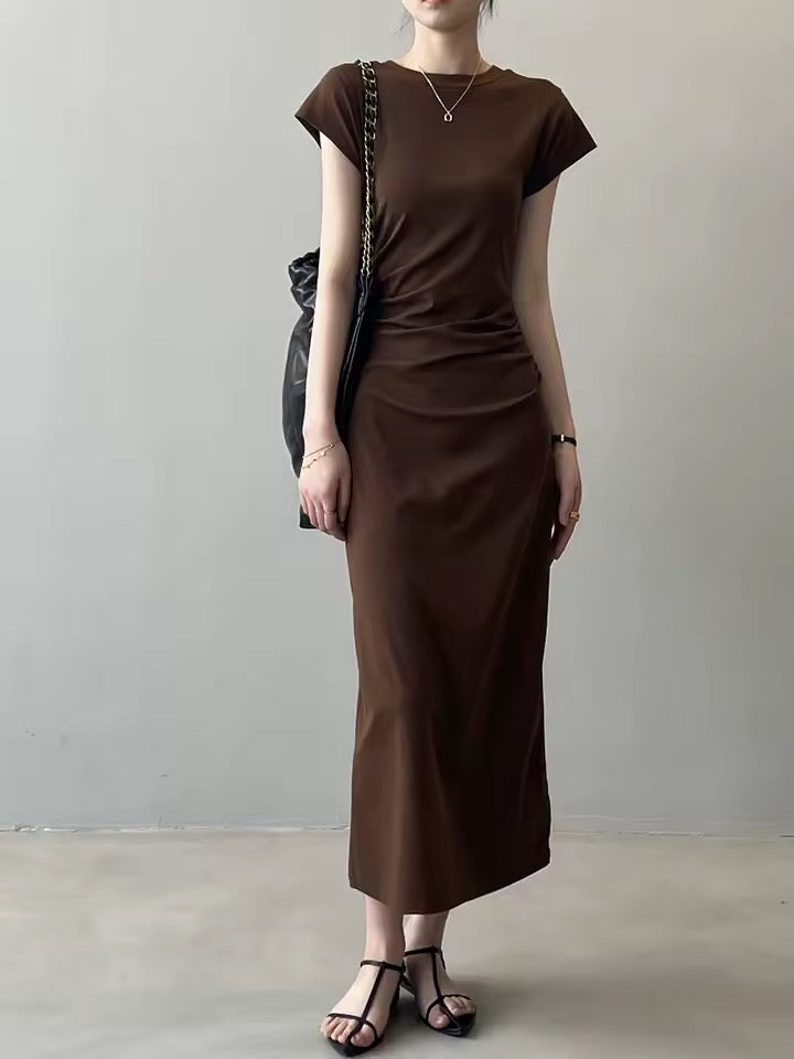 Sleek Side-Ruched Midi Dress