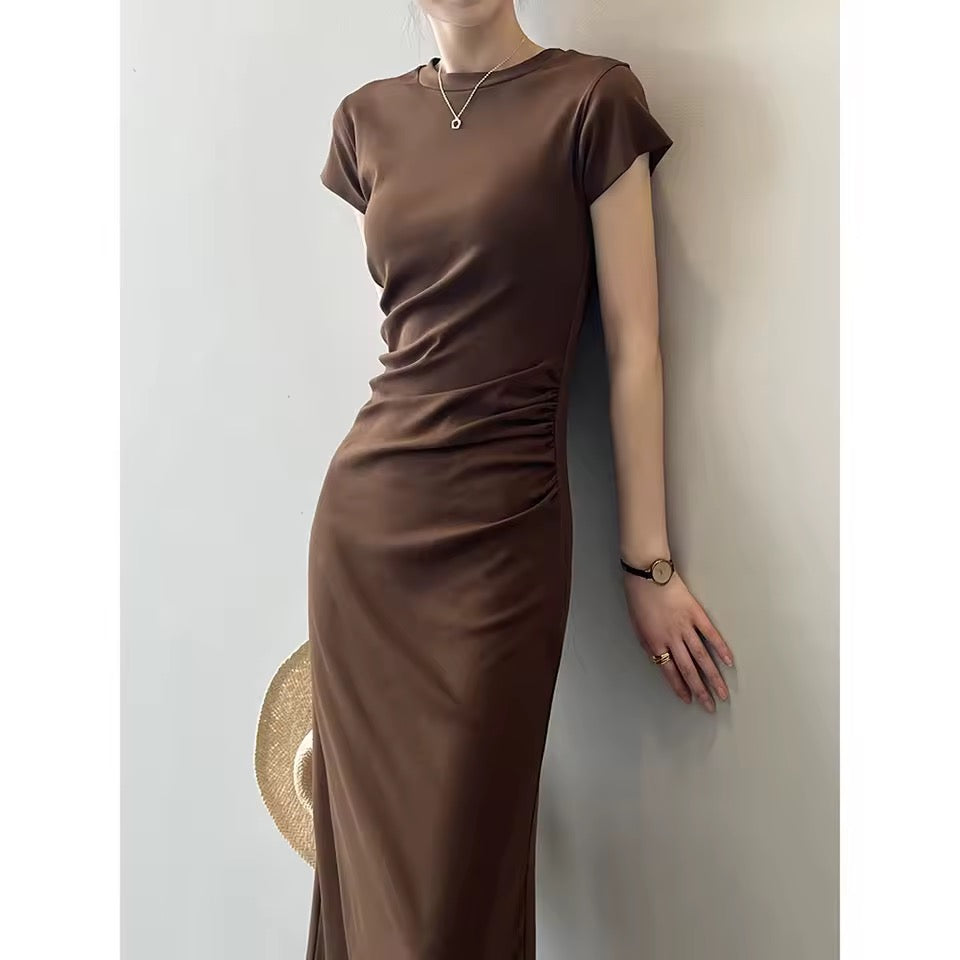 Sleek Side-Ruched Midi Dress