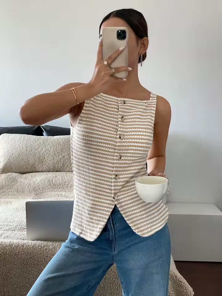 Sleeveless patterned women’s top