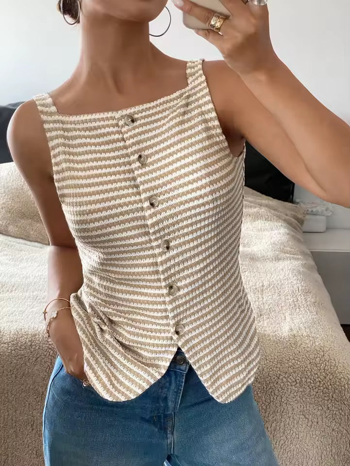Sleeveless patterned women’s top